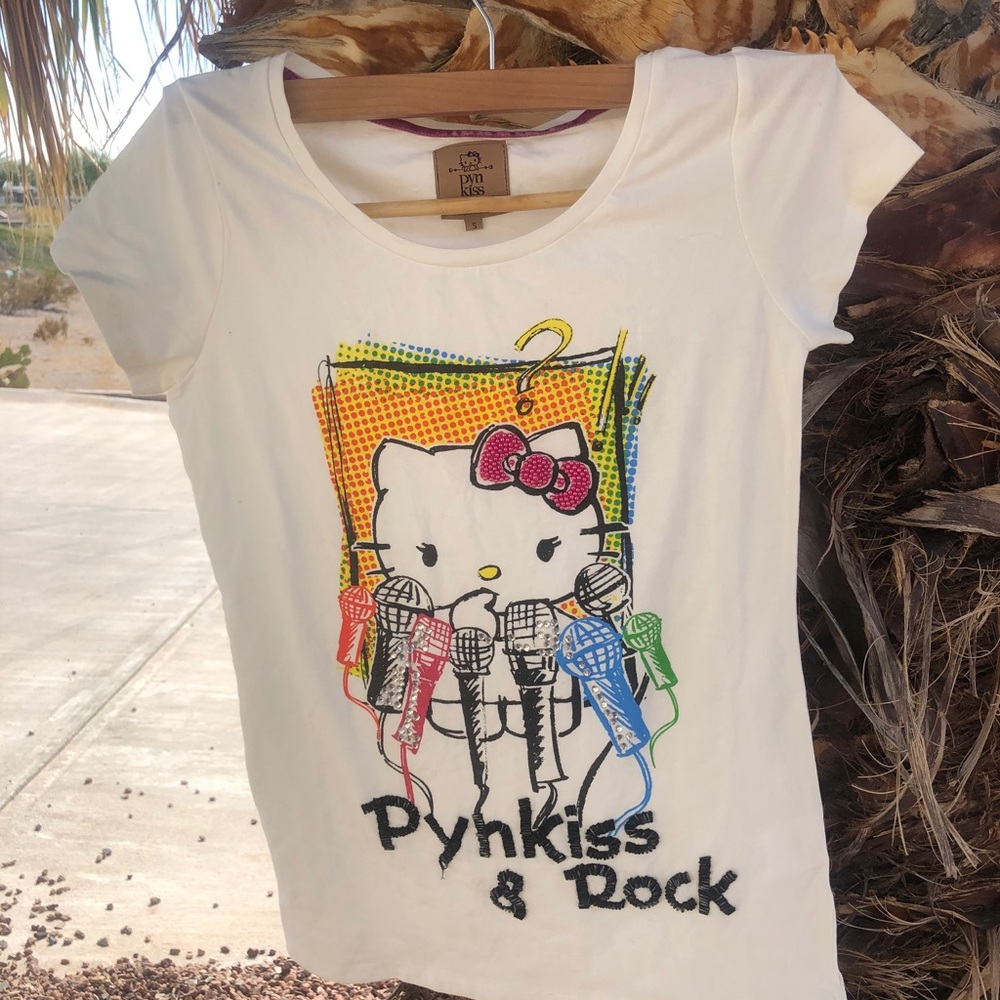 Hello Kitty top